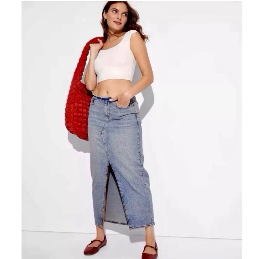 NEW WILD FABLE Low Rise Denim Midi Skirt Blue Size 10 Slit Hem Boho Chic Y2K - Picture 3 of 9